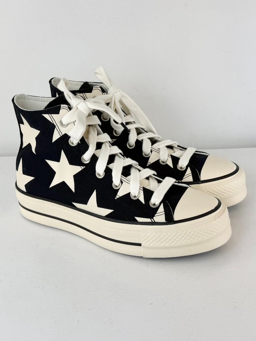 Women's 7.5 - Converse Chuck Taylor All Star Lift Large Stars - A09903C